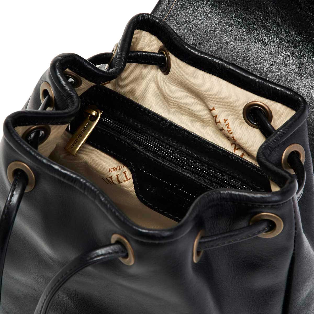 Internal backpack black woman Internal black backpack designed for women